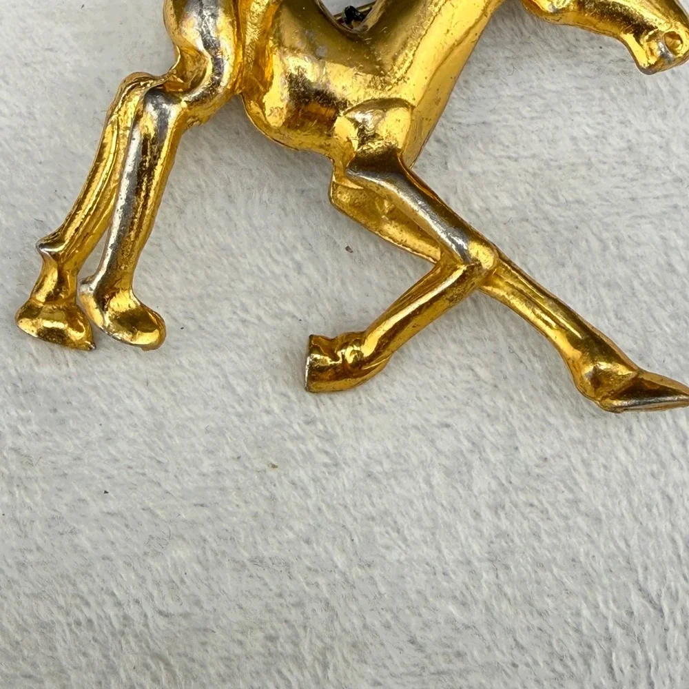 Vintage Horse Brooch Gold Tone Pot Metal
